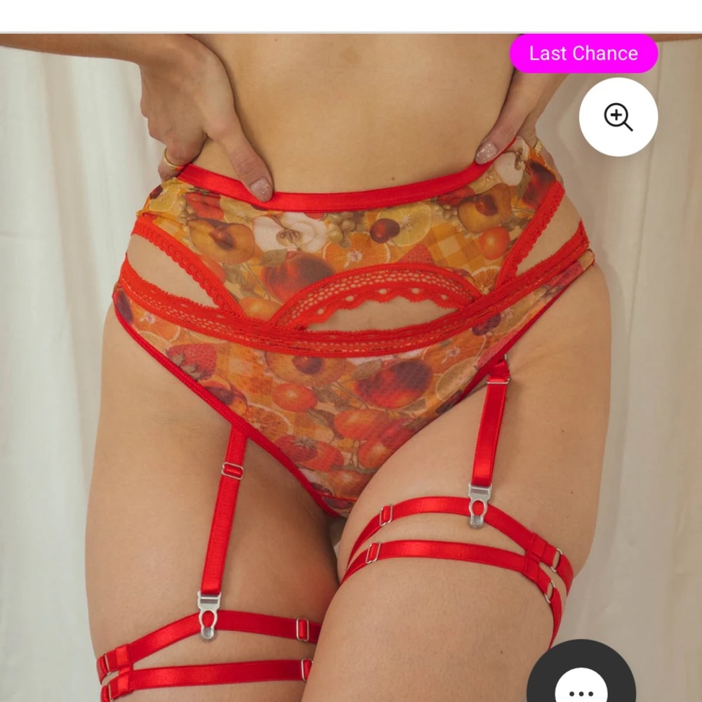 Fruits playful garter